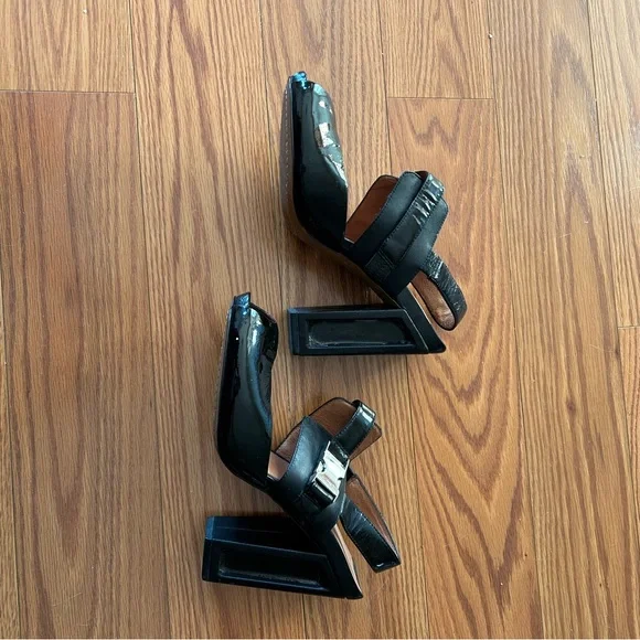 Shoes - Picture 3 of 4